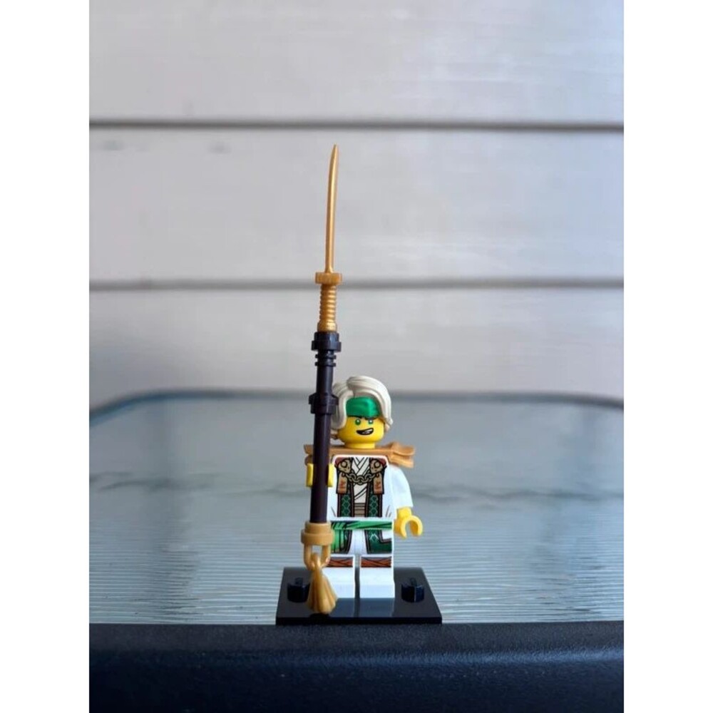 Lego Ninjago Dragons Rising Lloyd